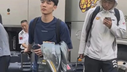 乐鱼VIP注册乐鱼官网-广东男篮今日早报！主场球票遭遇哄抢，杜峰指导或主动变阵，徐昕入选中国男篮